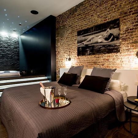 Chambre Avec Jacuzzi Sauna Privatif Brussel Bagian luar foto