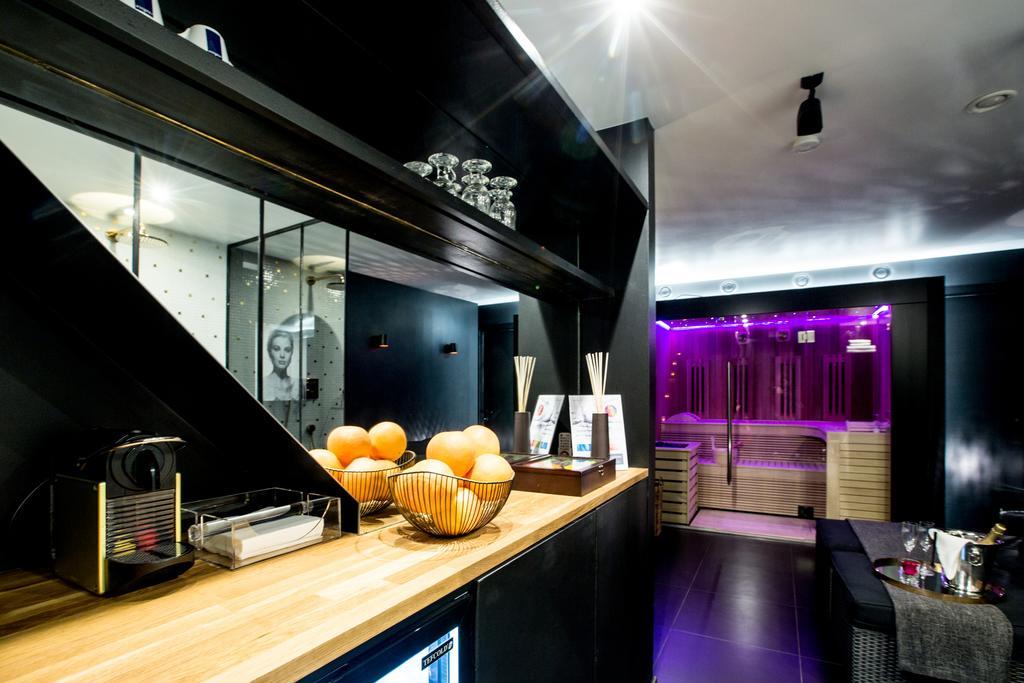 Chambre Avec Jacuzzi Sauna Privatif Brussel Bagian luar foto