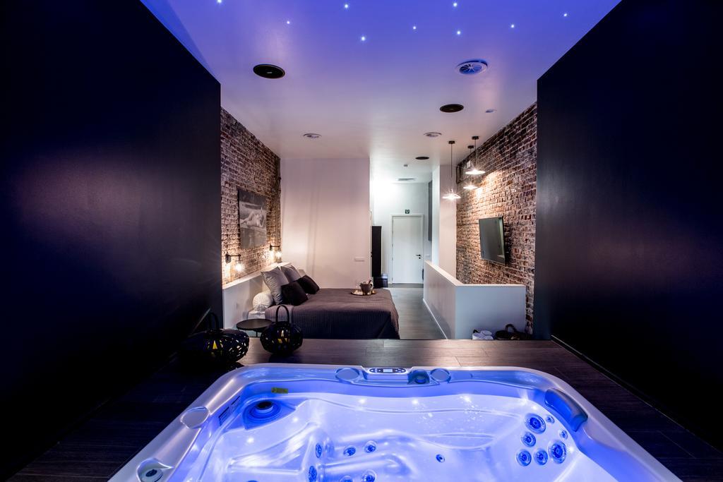 Chambre Avec Jacuzzi Sauna Privatif Brussel Bagian luar foto